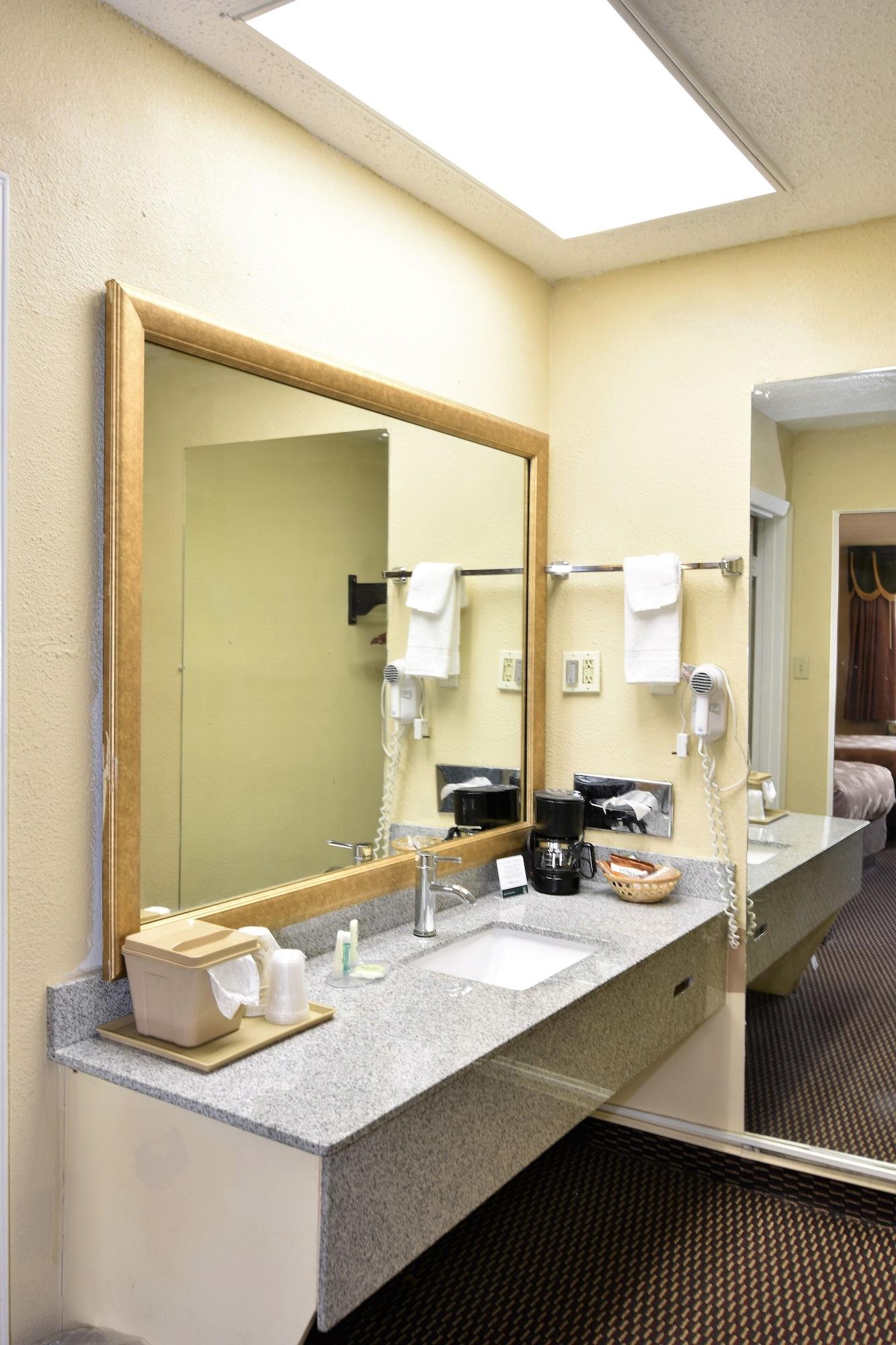 Rodeway Inn Harbison Area Колумбия Екстериор снимка