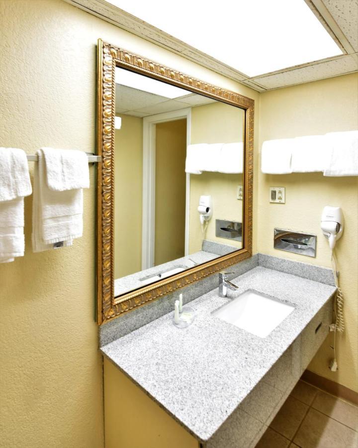 Rodeway Inn Harbison Area Колумбия Екстериор снимка