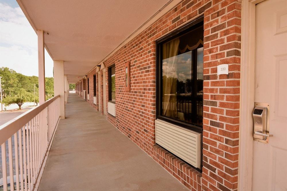 Rodeway Inn Harbison Area Колумбия Екстериор снимка