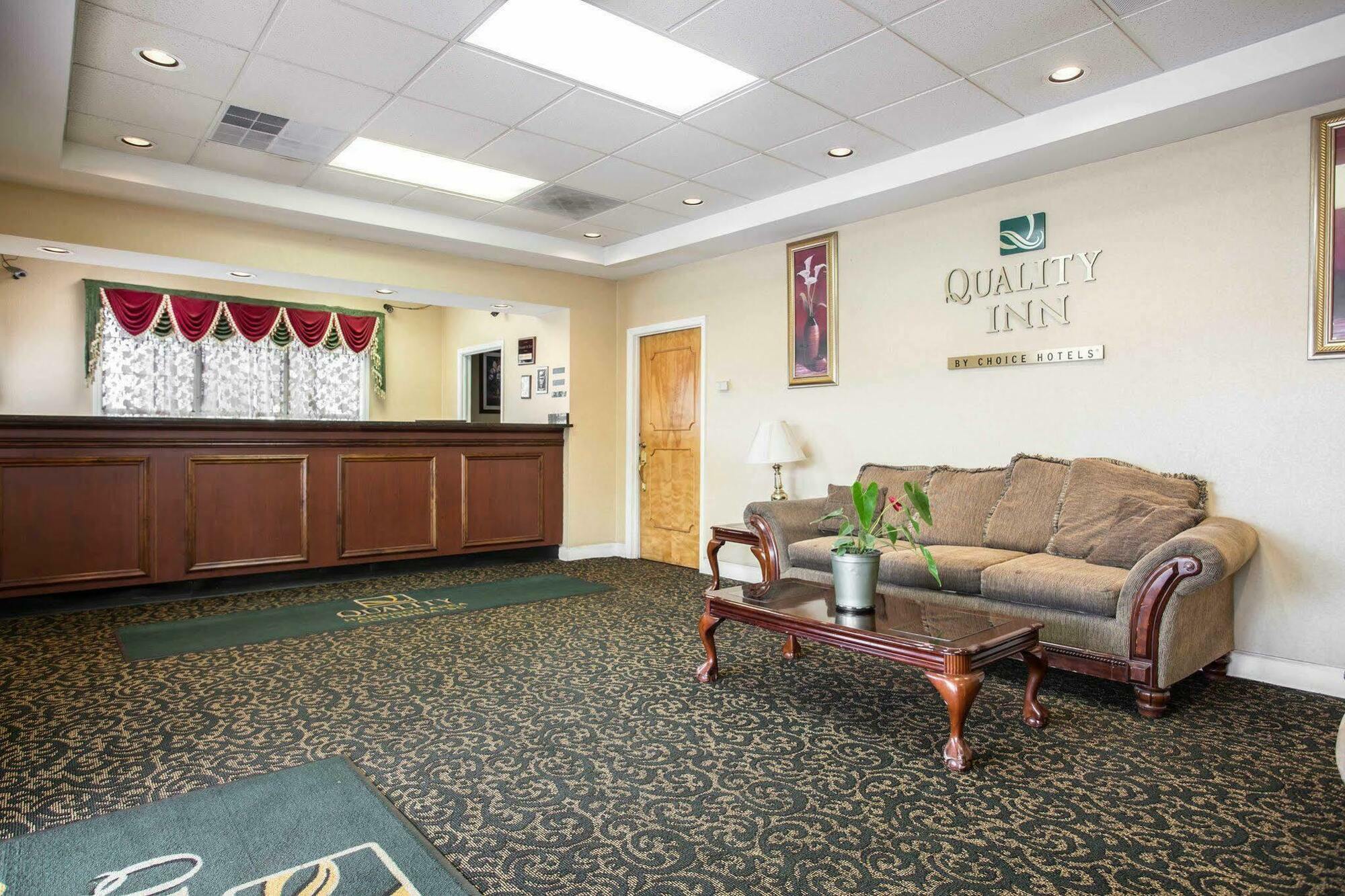Rodeway Inn Harbison Area Колумбия Екстериор снимка