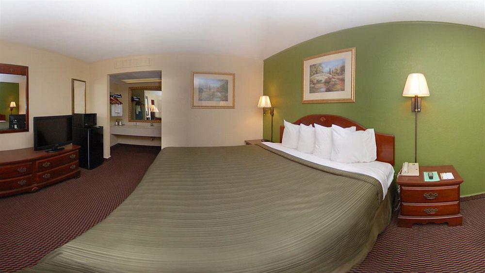 Rodeway Inn Harbison Area Колумбия Екстериор снимка